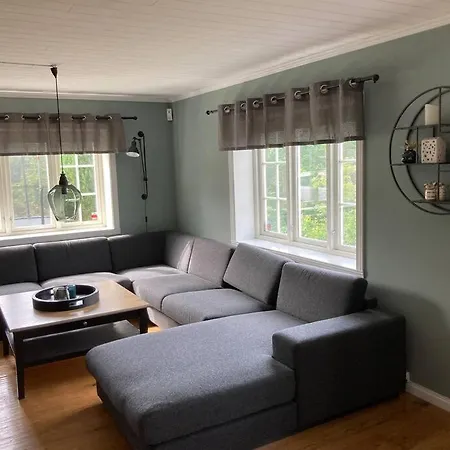 Flaklypa, Hus Pa Toppen Med Jacuzzi Og Utsikt * Arendal