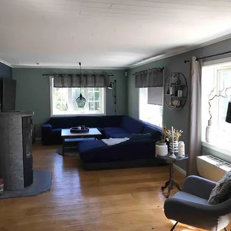 Semesterbostad Flaklypa, Hus Pa Toppen Med Jacuzzi Og Utsikt