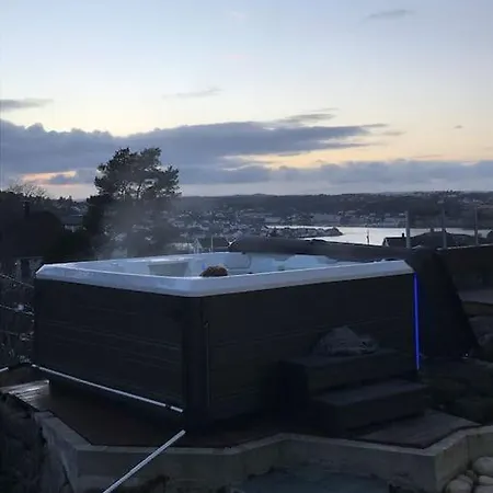 Flaklypa, Hus Pa Toppen Med Jacuzzi Og Utsikt * Arendal