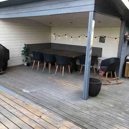 Prázdninový dům Flaklypa, Hus Pa Toppen Med Jacuzzi Og Utsikt Arendal